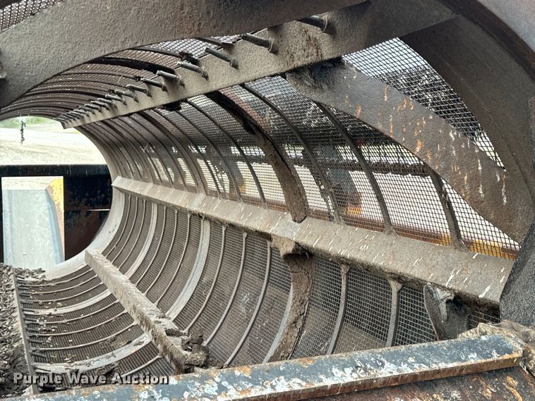 image for item DP6673 Wildcat RHC 6-230 trommel screen