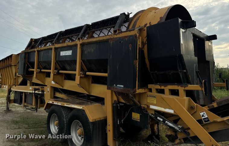 image for item DP6673 Wildcat RHC 6-230 trommel screen