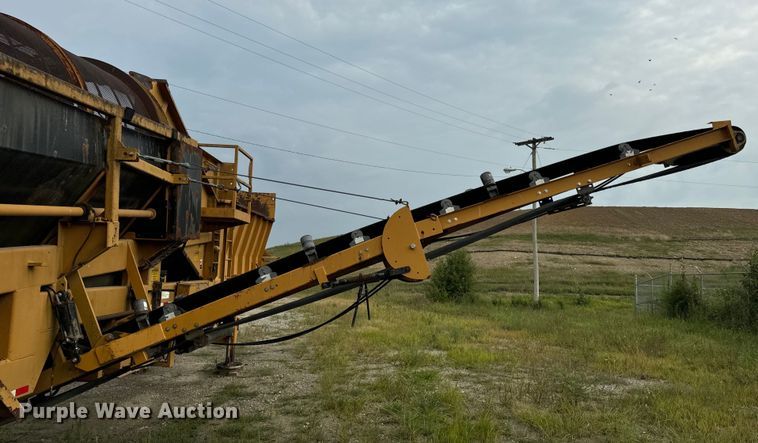 image for item DP6673 Wildcat RHC 6-230 trommel screen