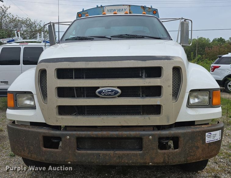 image for item DQ4473 2005 Ford F650 Super Duty XL refuse truck