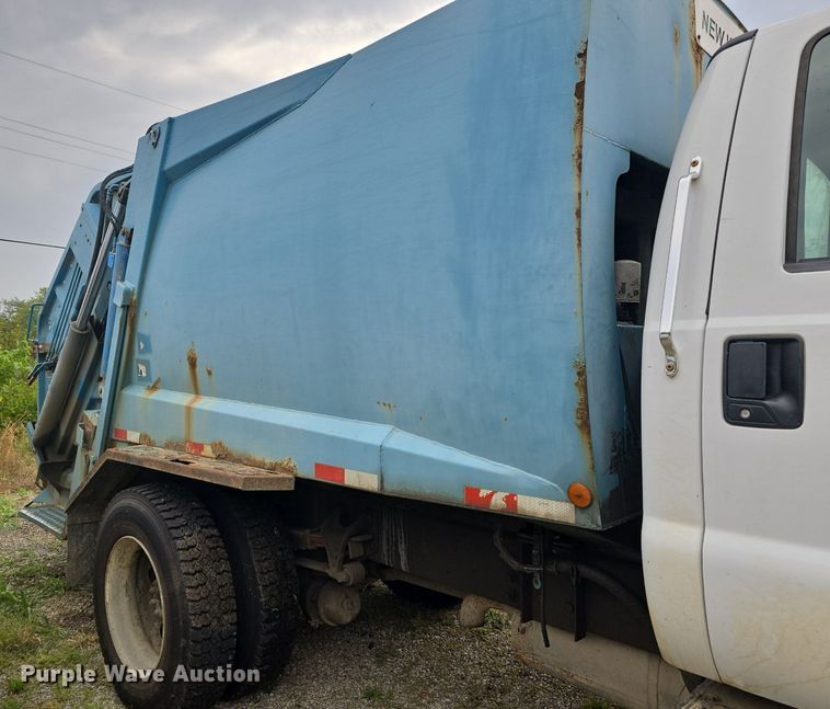image for item DQ4473 2005 Ford F650 Super Duty XL refuse truck