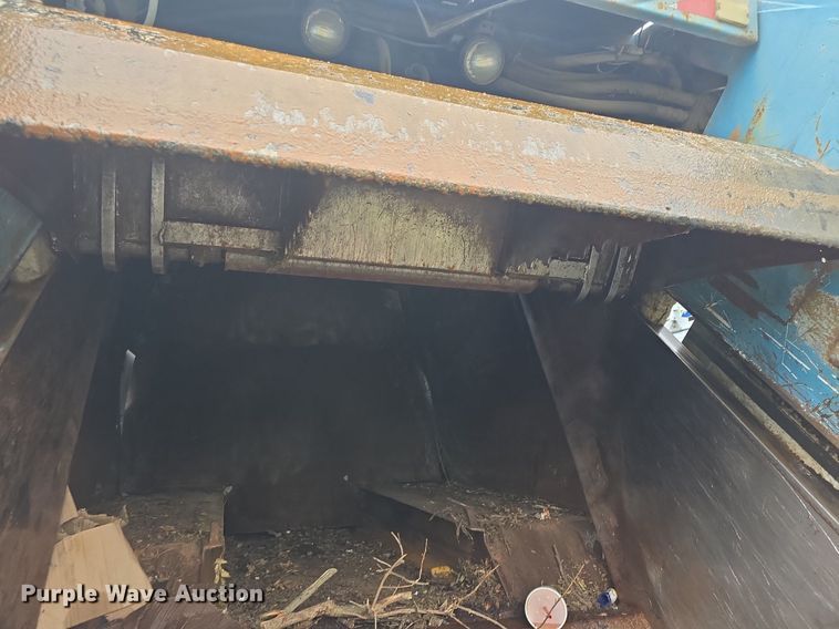 image for item DQ4473 2005 Ford F650 Super Duty XL refuse truck