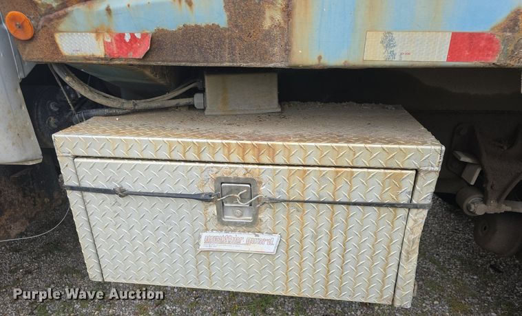 image for item DQ4473 2005 Ford F650 Super Duty XL refuse truck