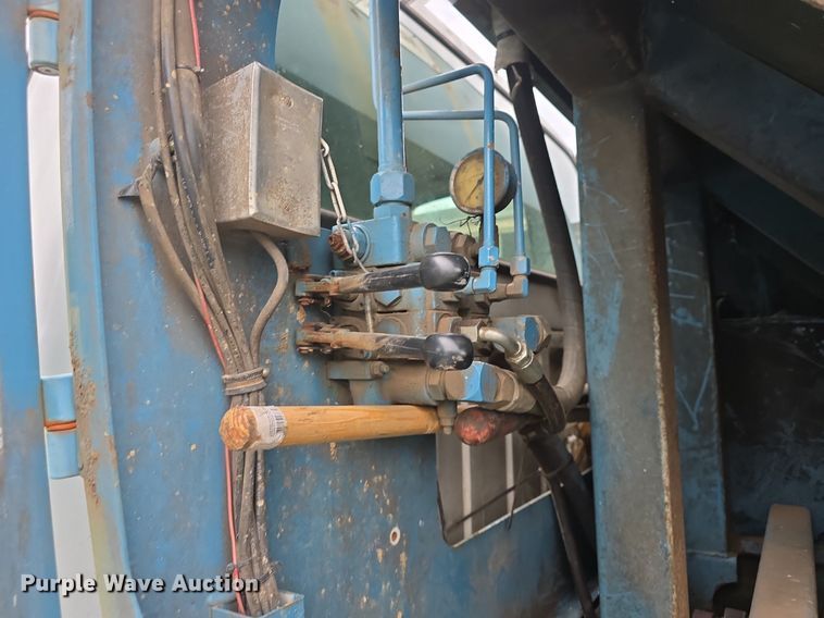 image for item DQ4473 2005 Ford F650 Super Duty XL refuse truck