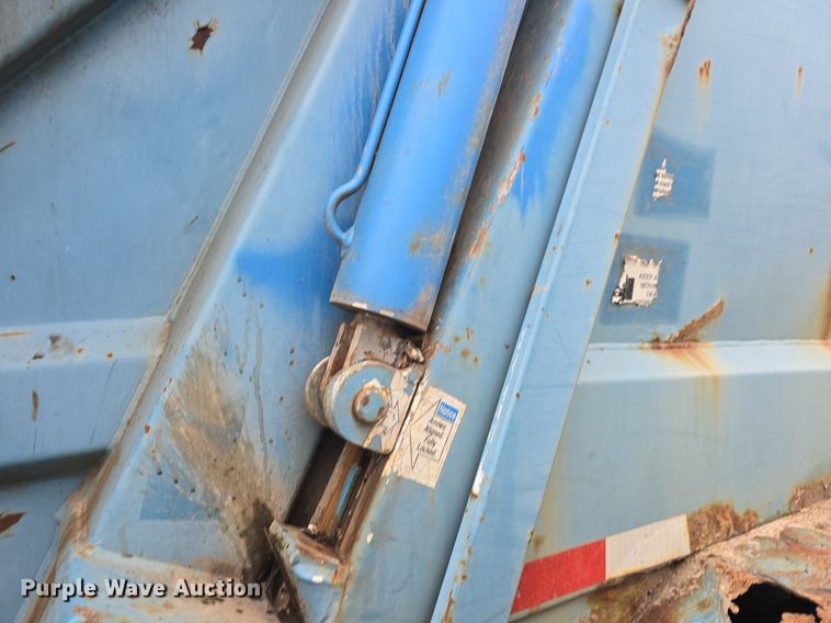 image for item DQ4473 2005 Ford F650 Super Duty XL refuse truck