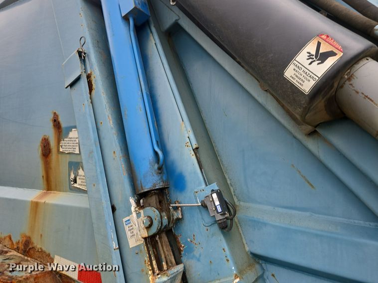 image for item DQ4473 2005 Ford F650 Super Duty XL refuse truck