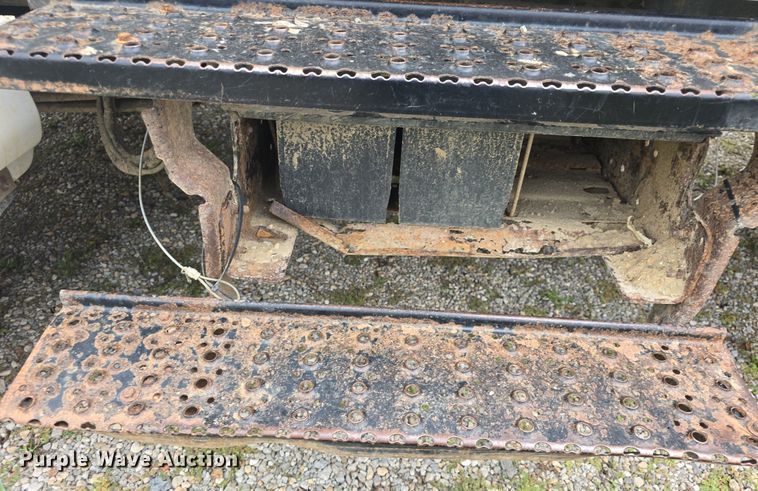 image for item DQ4473 2005 Ford F650 Super Duty XL refuse truck