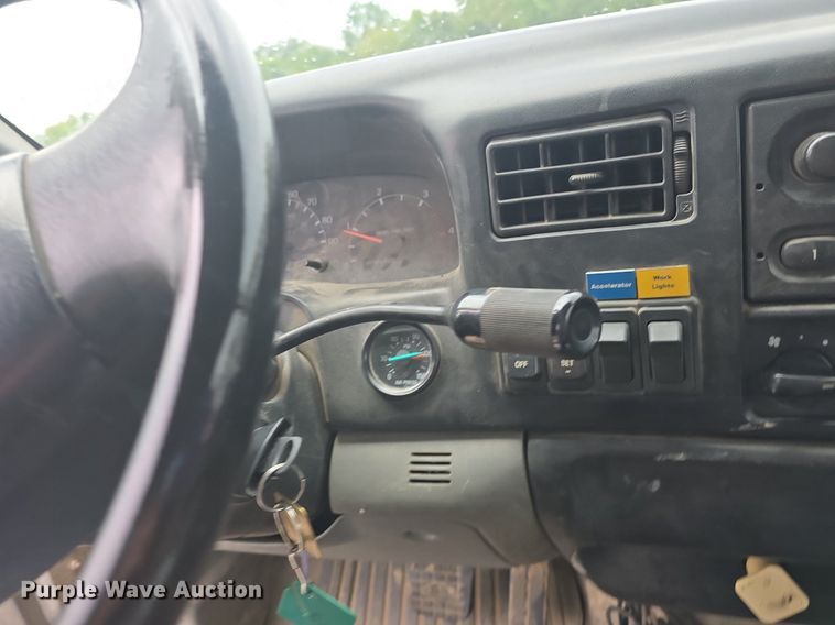 image for item DQ4473 2005 Ford F650 Super Duty XL refuse truck