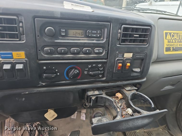 image for item DQ4473 2005 Ford F650 Super Duty XL refuse truck