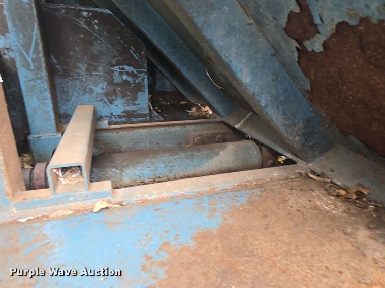 image for item DQ4473 2005 Ford F650 Super Duty XL refuse truck