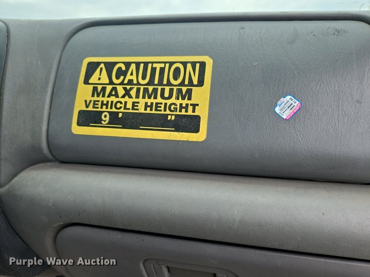 image for item DQ4473 2005 Ford F650 Super Duty XL refuse truck