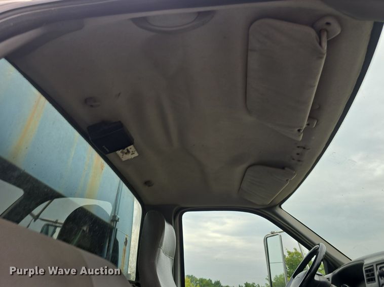 image for item DQ4473 2005 Ford F650 Super Duty XL refuse truck