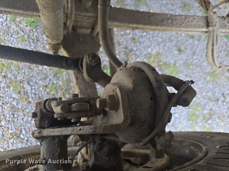 image for item DQ4473 2005 Ford F650 Super Duty XL refuse truck