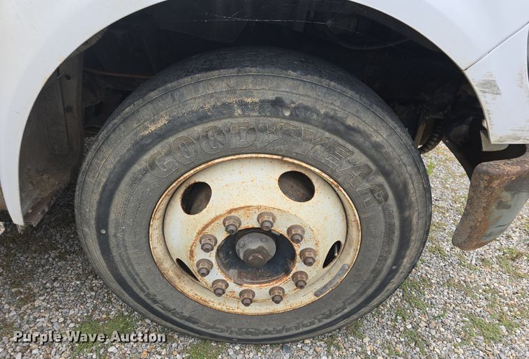 image for item DQ4473 2005 Ford F650 Super Duty XL refuse truck