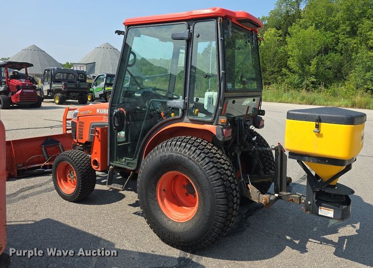 image for item DQ4475 2005 Kubota B3030 MFWD tractor