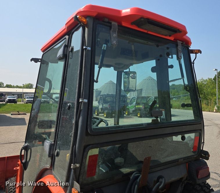 image for item DQ4475 2005 Kubota B3030 MFWD tractor