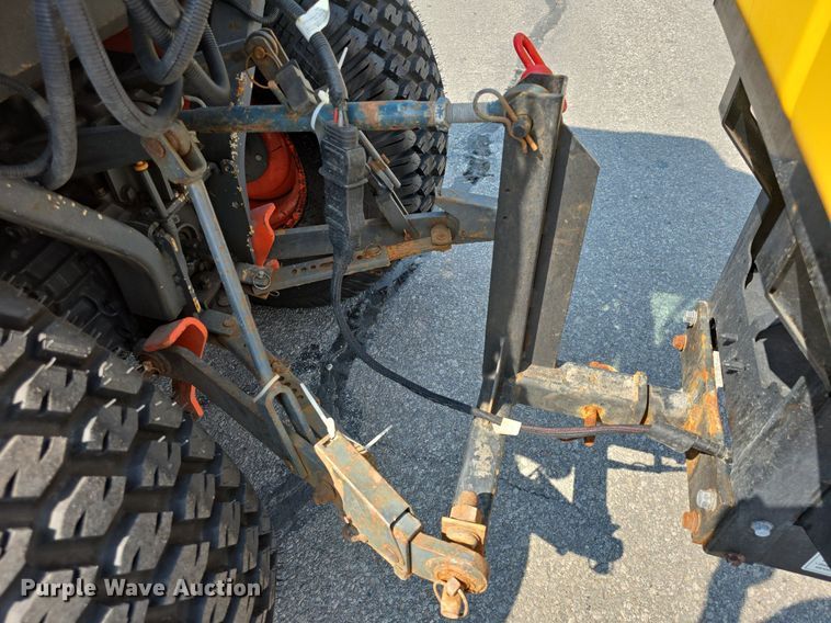 image for item DQ4475 2005 Kubota B3030 MFWD tractor