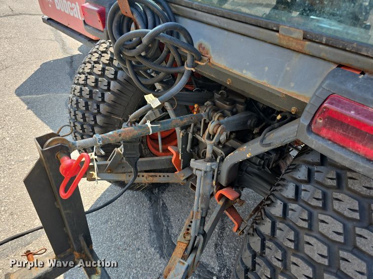 image for item DQ4475 2005 Kubota B3030 MFWD tractor