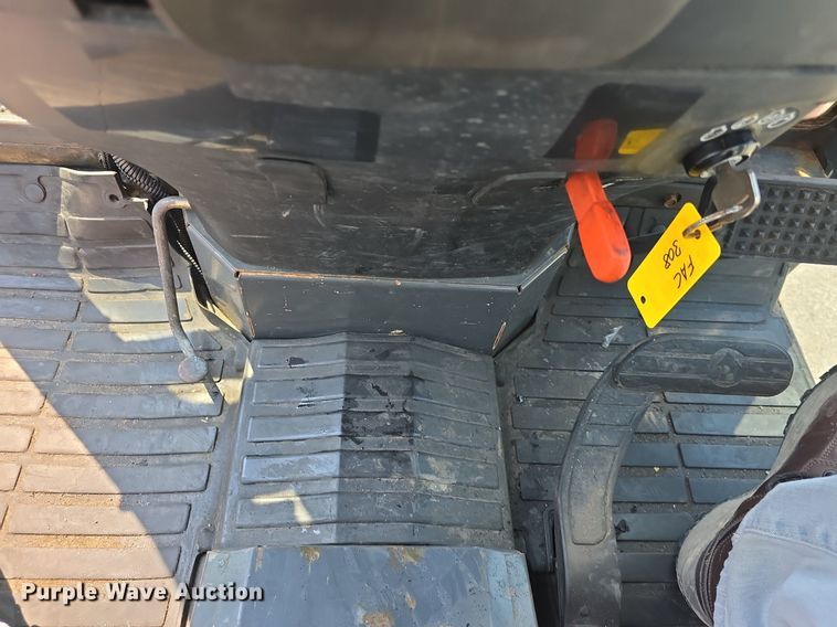 image for item DQ4475 2005 Kubota B3030 MFWD tractor