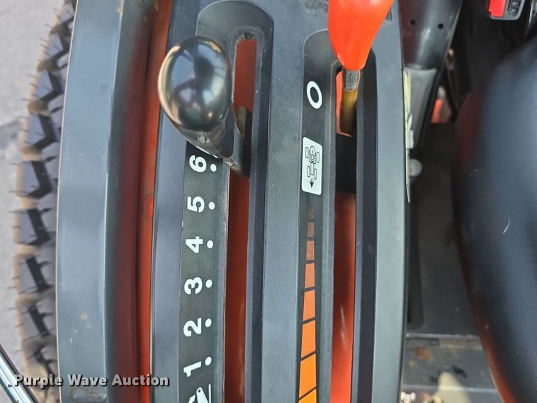 image for item DQ4475 2005 Kubota B3030 MFWD tractor