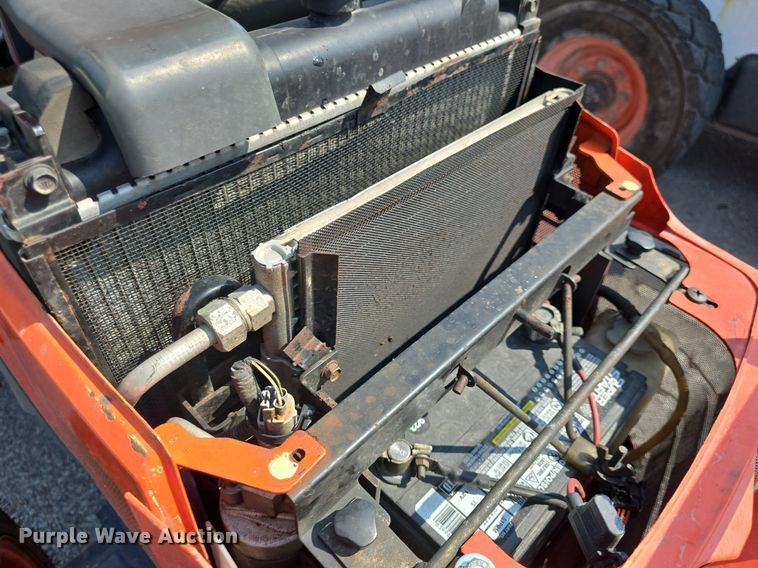 image for item DQ4475 2005 Kubota B3030 MFWD tractor