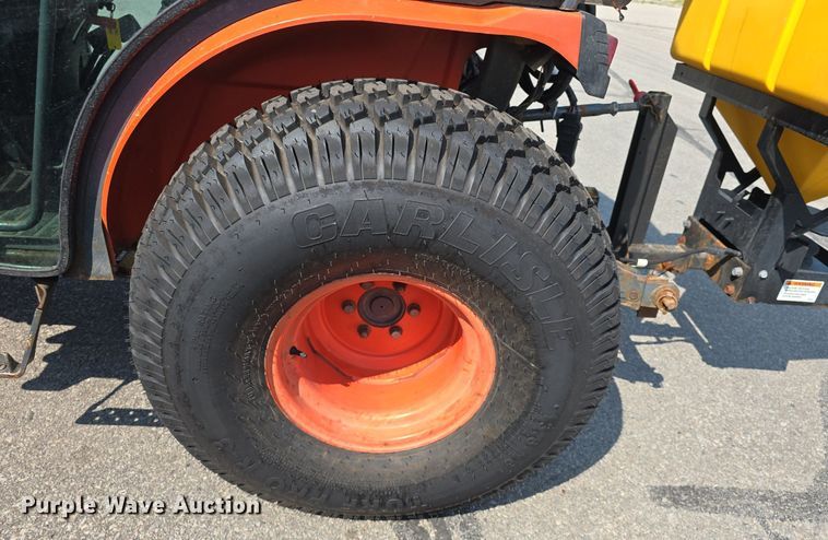 image for item DQ4475 2005 Kubota B3030 MFWD tractor