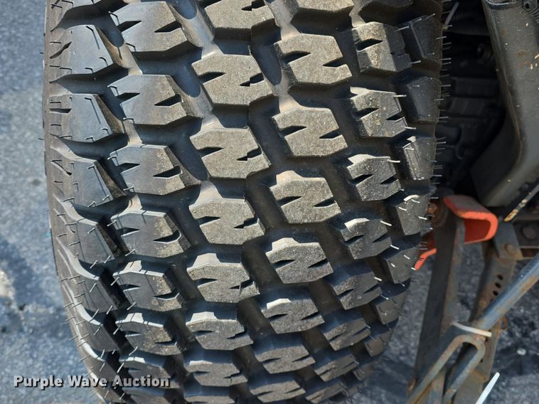 image for item DQ4475 2005 Kubota B3030 MFWD tractor