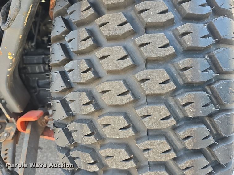 image for item DQ4475 2005 Kubota B3030 MFWD tractor