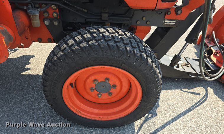 image for item DQ4475 2005 Kubota B3030 MFWD tractor
