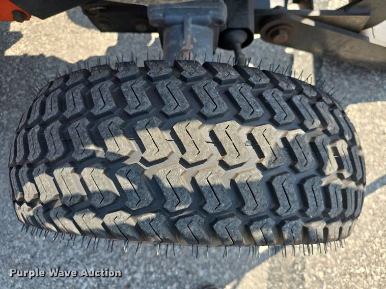 image for item DQ4475 2005 Kubota B3030 MFWD tractor