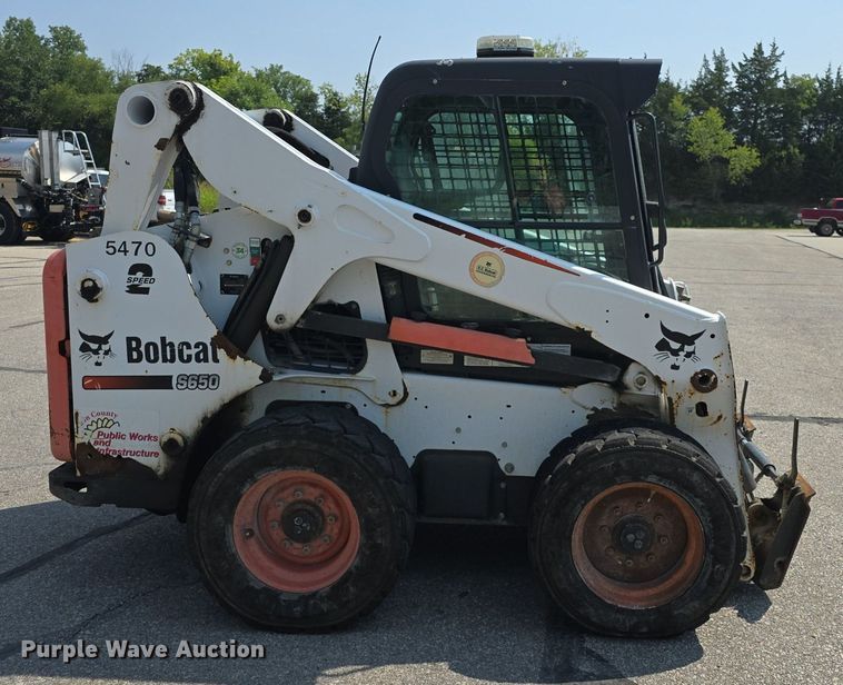 image for item DQ4476 2014 Bobcat S650 skid steer loader