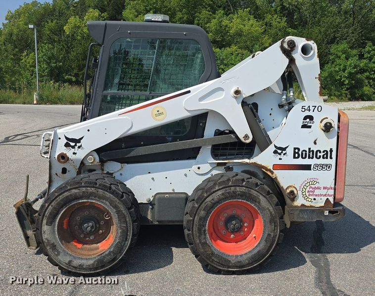 image for item DQ4476 2014 Bobcat S650 skid steer loader