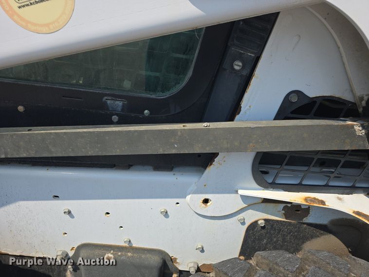 image for item DQ4476 2014 Bobcat S650 skid steer loader