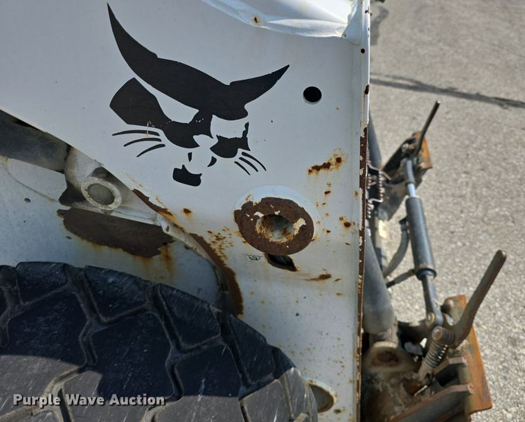 image for item DQ4476 2014 Bobcat S650 skid steer loader