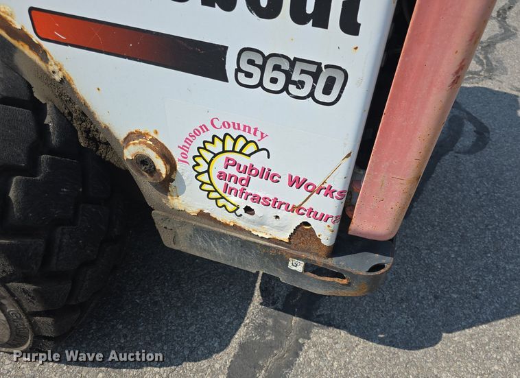 image for item DQ4476 2014 Bobcat S650 skid steer loader