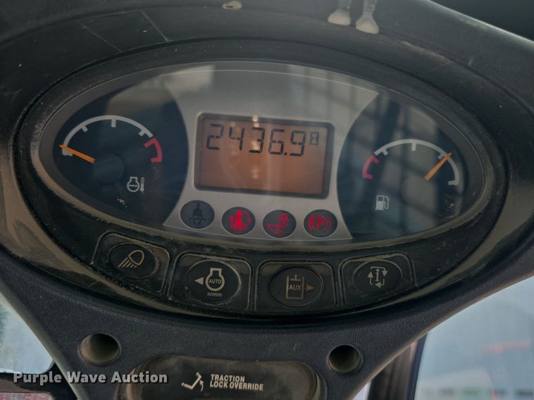 image for item DQ4476 2014 Bobcat S650 skid steer loader