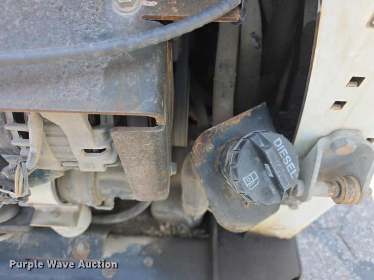 image for item DQ4476 2014 Bobcat S650 skid steer loader