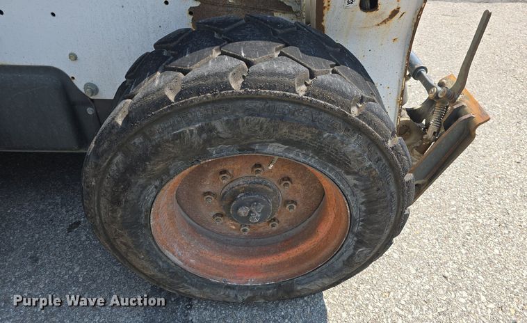 image for item DQ4476 2014 Bobcat S650 skid steer loader