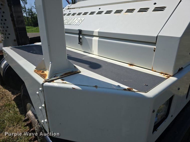 image for item DQ4480 2013 Kalmar Ottawa 4X2 yard truck