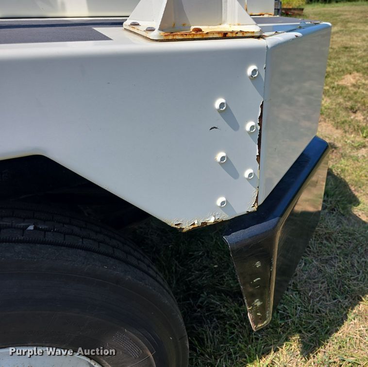 image for item DQ4480 2013 Kalmar Ottawa 4X2 yard truck