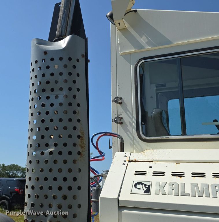 image for item DQ4480 2013 Kalmar Ottawa 4X2 yard truck