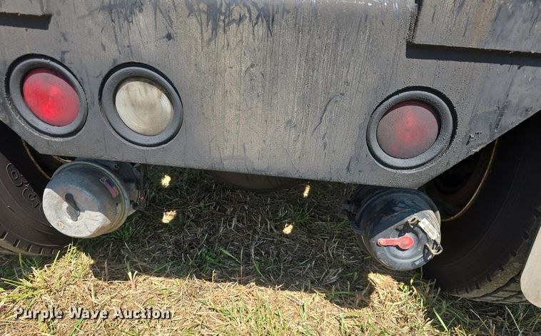 image for item DQ4480 2013 Kalmar Ottawa 4X2 yard truck