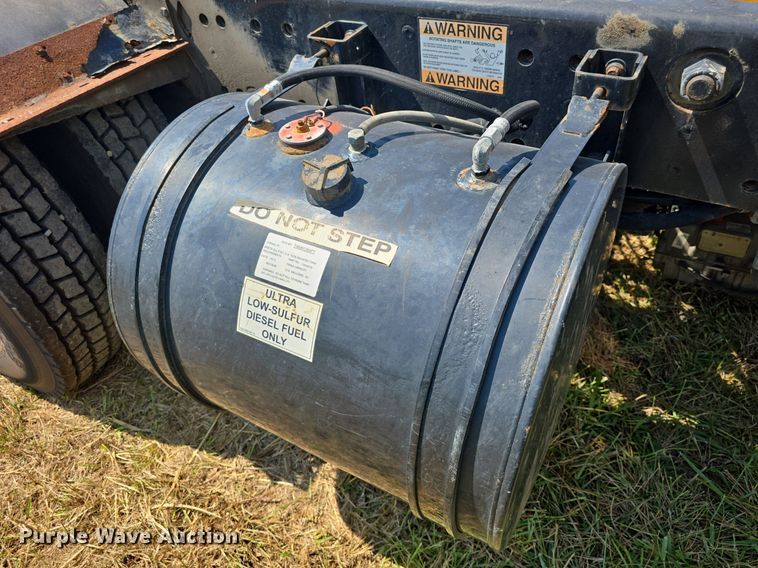 image for item DQ4480 2013 Kalmar Ottawa 4X2 yard truck