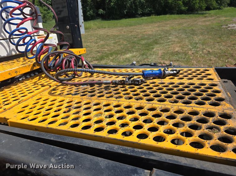 image for item DQ4480 2013 Kalmar Ottawa 4X2 yard truck