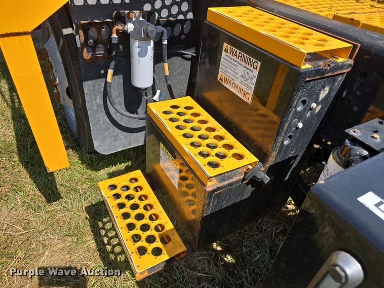 image for item DQ4480 2013 Kalmar Ottawa 4X2 yard truck