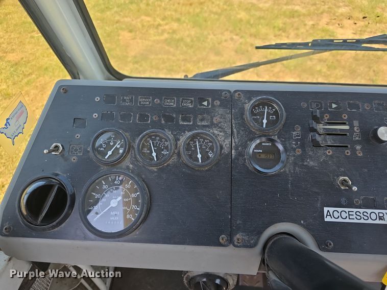 image for item DQ4480 2013 Kalmar Ottawa 4X2 yard truck