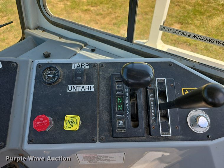 image for item DQ4480 2013 Kalmar Ottawa 4X2 yard truck