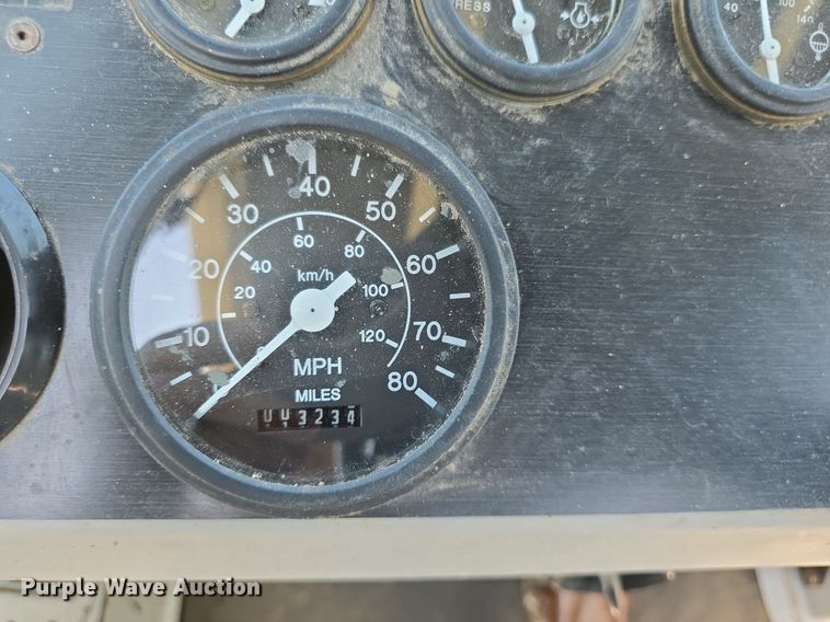 image for item DQ4480 2013 Kalmar Ottawa 4X2 yard truck