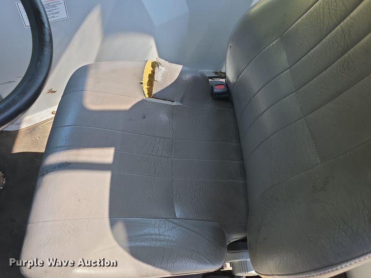 image for item DQ4480 2013 Kalmar Ottawa 4X2 yard truck