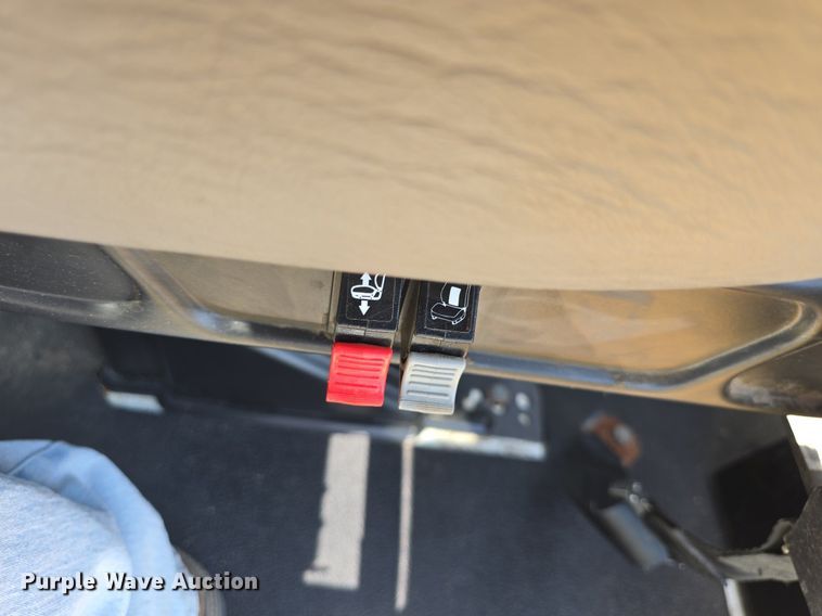 image for item DQ4480 2013 Kalmar Ottawa 4X2 yard truck